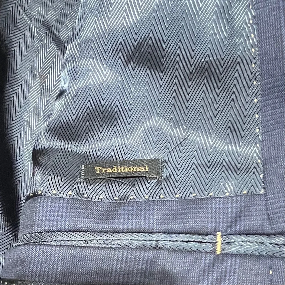 Jos. A. Bank Reserve Navy Blue Glen Plaid 100% Wool Suit 48R W42 3405/2DB